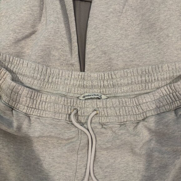 A&F- Essential Sunday in Grey- Luxury Sweatpants - Picture 3 of 3
